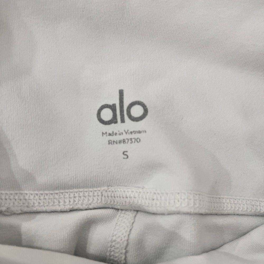 ALO Yoga White Leggings - Picture 6 of 6